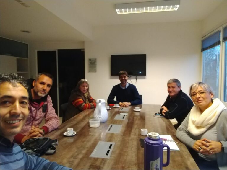 La mesa directiva electa se reunió con representantes de la minoría distrital electos