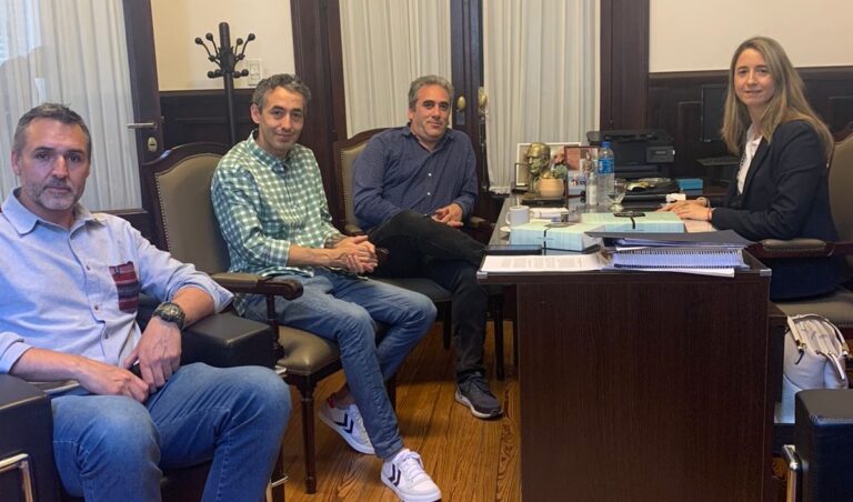 Encuentro con la senadora Flavia Delmonte