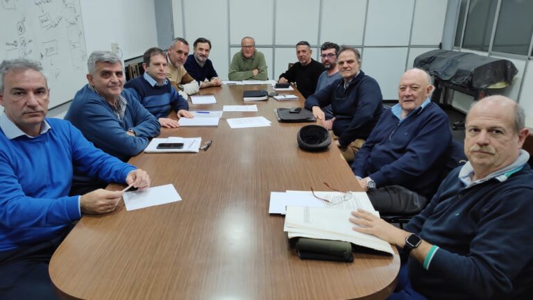 Reunión convocada por el secretario de Obras y Planeamiento de la MGP